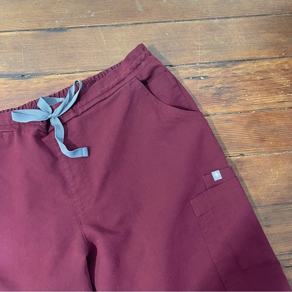 Figs Red Cargo scrub Pants technical collection Fit medium